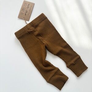 The simple folk ribbed legging bronze
